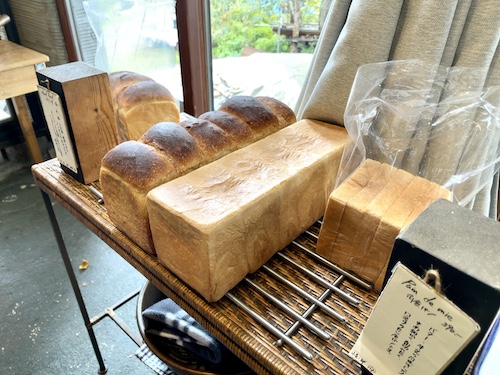 八ヶ岳清里にあるパン工房レストランmegane（めがね）の食パン