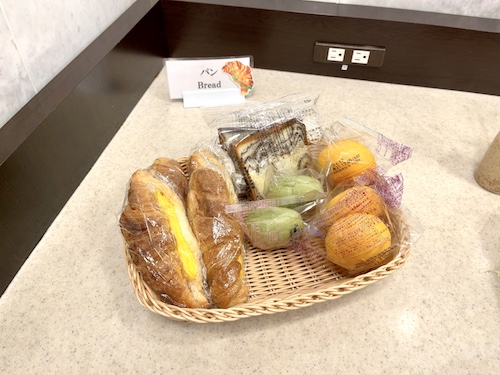 東横INN アキバ浅草橋駅東口の朝食サービス（パン）