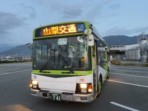 ワインツーリズムやまなし　2023秋・勝沼で運行中のバス