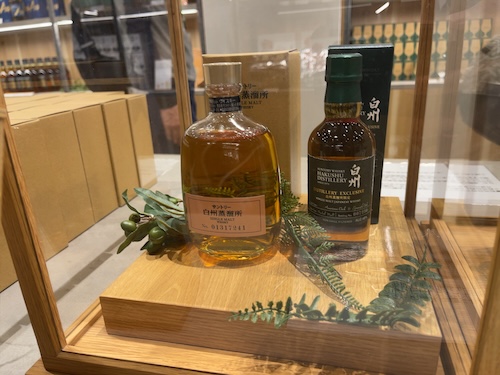 白州蒸溜所内セントラルハウス ギフトショップ
