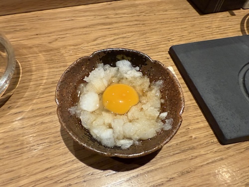 甲府・焼鳥 entaで食べたうずらの卵黄と鬼おろし大根