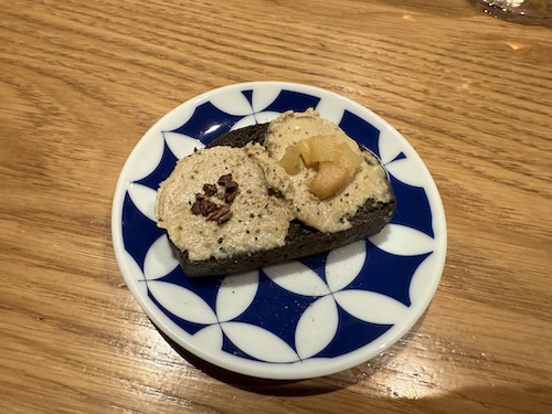 甲府・焼鳥 entaで食べたレバーとチーズのパテとバケット