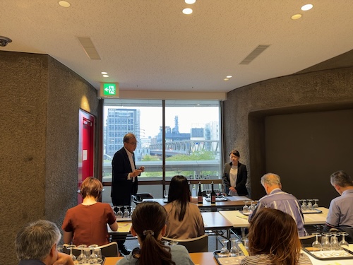 日本ワイン:新進気鋭の山梨ワイナリーを学び、味わう — セミナーの様子