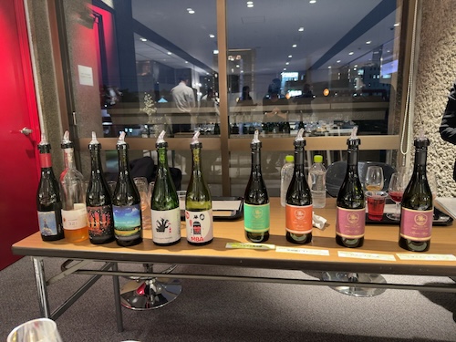 南アルプス市に新規にできたワイナリーのボトルがずらり